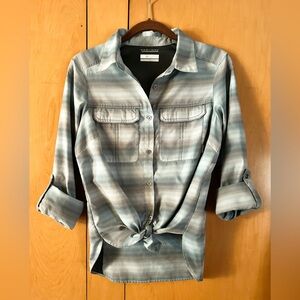 Columbia Women’s Pilsner Peak Novelty Button-front Shirt EUC